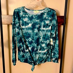 Long sleeve front tied T